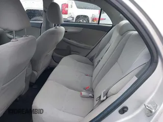 2010 Toyota Corolla z VIN 2T1BU4EE4AC307784, wystawiony jako IAAI lot #42315242 z przebiegiem 51 381 mil mil oraz . Historia ofert i sprzedaży dostępna na DreamBid. Obrazek 8.