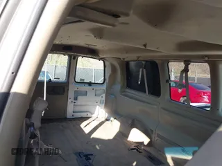 2001 Chevrolet City Express Cargo z VIN 1GNGG25R911208054, wystawiony jako IAAI lot #40999785 z przebiegiem 238 227 mil mil oraz . Historia ofert i sprzedaży dostępna na DreamBid. Obrazek 8.