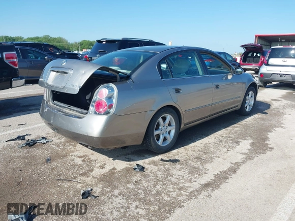 2005 Nissan Altima S z VIN 1N4AL11D05C281697, wystawiony jako IAAI lot #42220810 z przebiegiem 104 047 mil mil oraz . Historia ofert i sprzedaży dostępna na DreamBid. Obrazek 4.