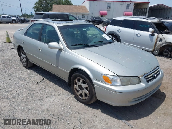 2000 Toyota Camry LE z VIN 4T1BF22K9YU102852, wystawiony jako IAAI lot #42084031 z przebiegiem 253 595 mil mil oraz . Historia ofert i sprzedaży dostępna na DreamBid. Obrazek 1.