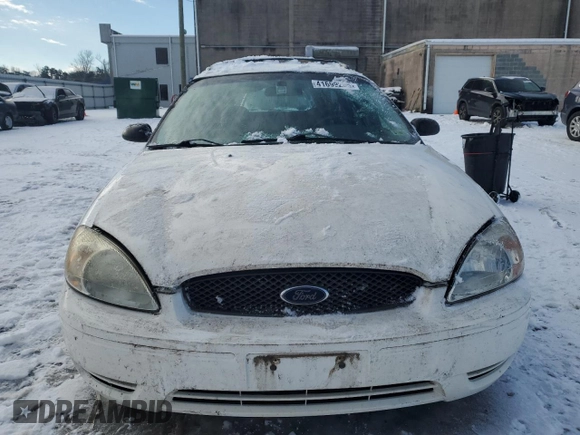2005 Ford Taurus with VIN 1FAHP58255A219979, listed as a Copart auction lot 41699265 with 137,804 mi miles and Salvage title. Bid and sale history available at DreamBid. Image 5.