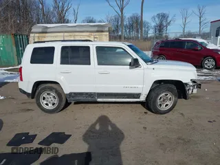 2017 Jeep Patriot Sport with VIN 1C4NJPBB5HD166657, listed as a IAAI auction lot 41301710 with 142,633 mi miles. Bid and sale history available at carsss.com. Image 14.