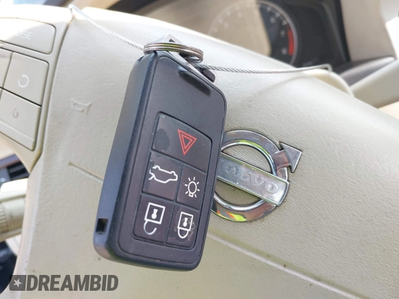 2008 Volvo V70 с VIN YV1BW982181052805, выставлен на аукционе IAAI как лот 42405228 с пробегом 205 210 миль миль и . История ставок и продаж доступна на DreamBid. Изображение 11.