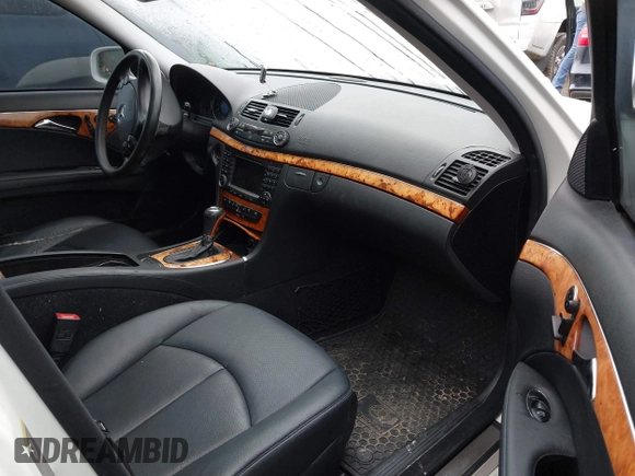 2008 Mercedes-Benz E-Class 3.0L with VIN WDBUF22X08B216886, listed as a IAAI auction lot 41950163 with 155,654 mi miles. Bid and sale history available at carsss.com. Image 5.