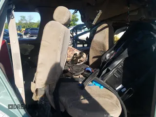 1998 Ford Expedition XLT with VIN 1FMRU1762WLB61352, listed as a Copart auction lot 42738331 with 0 mi miles and Salvage Title. Bid and sale history available at carsss.com. Image 6.