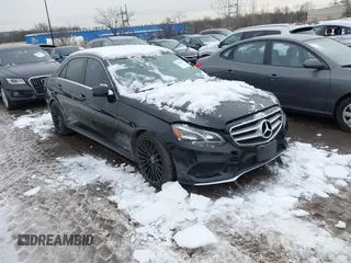 2016 Mercedes-Benz E-Class E 350 Luxury with VIN WDDHF8JB9GB225280, listed as a IAAI auction lot 41506773 with 90,333 mi miles. Bid and sale history available at carsss.com. Image 1.