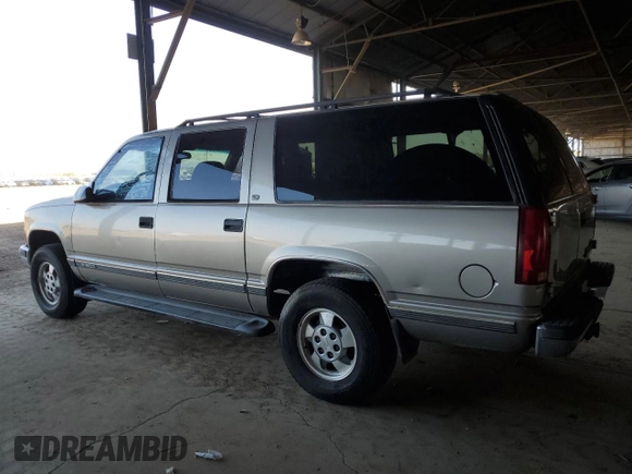 1999 Chevrolet Suburban z VIN 3GNFK16R3XG217135, wystawiony jako Copart lot #57158455 z przebiegiem 200 002 mil mil oraz Czysty tytuł • Clean title. Historia ofert i sprzedaży dostępna na DreamBid. Obrazek 2.