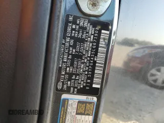 2020 Kia Sorento LX z VIN 5XYPG4A35LG671902, wystawiony jako Copart lot #49855845 z przebiegiem 94 537 mil mil oraz Czysty tytuł • Clean title. Historia ofert i sprzedaży dostępna na DreamBid. Obrazek 13.