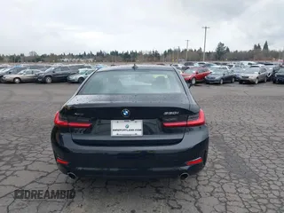 2021 BMW 3 Series 330i xDrive with VIN 3MW5R7J08M8C16500, listed as a IAAI auction lot 41469052 with 21,660 mi miles. Bid and sale history available at carsss.com. Image 16.