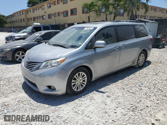 2015 Toyota Sienna XLE z VIN 5TDYK3DC3FS631916, wystawiony jako Copart lot #57876815 z przebiegiem 76 986 mil mil oraz Czysty tytuł • Clean title. Historia ofert i sprzedaży dostępna na DreamBid. Obrazek 1.
