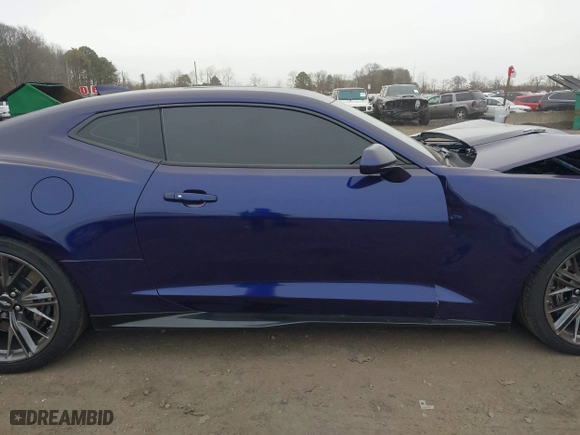 2019 Chevrolet Camaro ZL1 with VIN 1G1FK1R68K0144103, listed as a IAAI auction lot 41165256 with 33,563 mi miles. Bid and sale history available at carsss.com. Image 13.