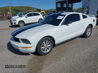 2006 Ford Mustang Standard with VIN 1ZVFT80N465121747, listed as a IAAI auction lot 42124022 with 129,026 mi miles. Bid and sale history available at carsss.com. Image 2.