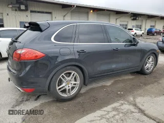 2014 Porsche Cayenne S z VIN WP1AB2A25ELA58233, wystawiony jako Copart lot #52733455 z przebiegiem 144 344 mil mil oraz Tytuł czysty. Historia ofert i sprzedaży dostępna na DreamBid. Obrazek 3.