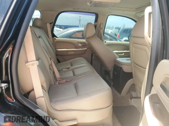 2009 Cadillac Escalade z VIN 1GYFK43539R196408, wystawiony jako Copart lot #60207045 z przebiegiem 79 329 mil mil oraz Czysty tytuł • Clean title. Historia ofert i sprzedaży dostępna na DreamBid. Obrazek 10.