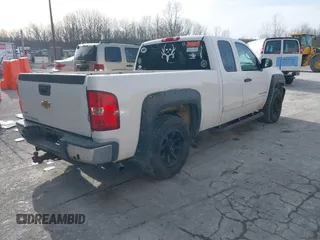 2007 Chevrolet Silverado 1500 1LT with VIN 2GCEK19J671724422, listed as a IAAI auction lot 41277843 with 111,802 mi miles and . Bid and sale history available at DreamBid. Image 4.
