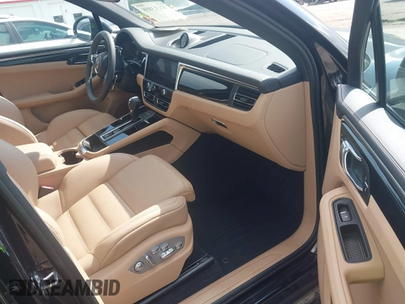 2025 Porsche Macan with VIN WP1AA2A52SLB05856, listed as a IAAI auction lot 42413898 with 5,721 mi miles and . Bid and sale history available at DreamBid. Image 5.