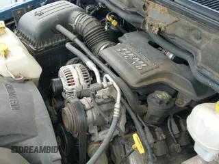 2005 Dodge 1500 SLT z VIN 1D7HU18D05S191716, wystawiony jako IAAI lot #42938907 z przebiegiem 203 491 mil mil oraz . Historia ofert i sprzedaży dostępna na DreamBid. Obrazek 20.