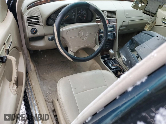 1998 Mercedes-Benz C 230/260/280/320 z VIN WDBHA23G7WA578330, wystawiony jako Copart lot #58569875 z przebiegiem Nie podano mil oraz Nie do naprawy • Non repairable. Historia ofert i sprzedaży dostępna na DreamBid. Obrazek 8.