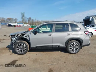 2025 Subaru Forester Touring с VIN JF2SLDTCXSH472743, выставлен на аукционе IAAI как лот 42115023 с пробегом 1 247 миль миль и . История ставок и продаж доступна на DreamBid. Изображение 14.