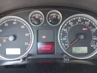 2003 Volkswagen Passat GLS z VIN WVWPD63B93P045100, wystawiony jako IAAI lot #42349064 z przebiegiem 173 929 mil mil oraz . Historia ofert i sprzedaży dostępna na DreamBid. Obrazek 7.