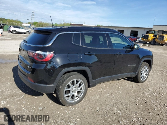 2022 Jeep Compass Latitude Lux with VIN 3C4NJDFB0NT151739, listed as a Copart auction lot 55200065 with 18,782 mi miles and Salvage title. Bid and sale history available at DreamBid. Image 3.