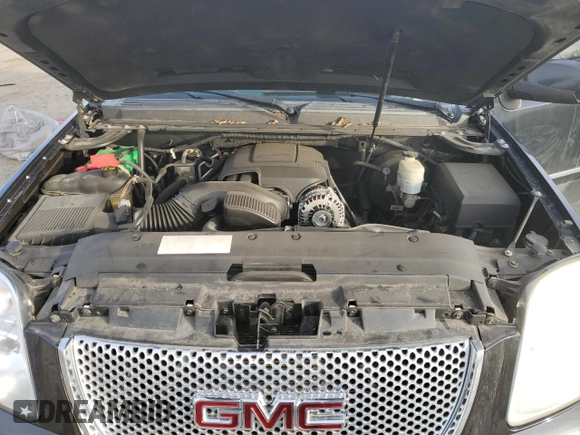 2011 GMC Yukon XL Denali z VIN 1GKS2MEF9BR378196, wystawiony jako Copart lot #42394455 z przebiegiem 257 736 mil mil oraz Szkody całkowita. Historia ofert i sprzedaży dostępna na DreamBid. Obrazek 12.