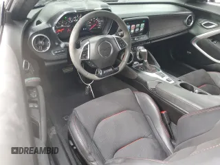 2018 Chevrolet Camaro ZL1 z VIN 1G1FK1R66J0136757, wystawiony jako Copart lot #71070224 z przebiegiem 7760 mil mil oraz Tytuł czysty. Historia ofert i sprzedaży dostępna na DreamBid. Obrazek 8.