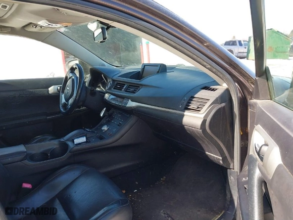 2011 Lexus CT 200h with VIN JTHKD5BH3B2005213, listed as a IAAI auction lot 41608399 with 220,219 mi miles. Bid and sale history available at carsss.com. Image 5.
