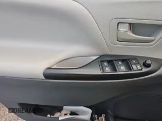 2020 Toyota Sienna L с VIN 5TDZZ3DC5LS041468, выставлен на аукционе IAAI как лот 42785544 с пробегом 117 615 миль миль и . История ставок и продаж доступна на DreamBid. Изображение 24.