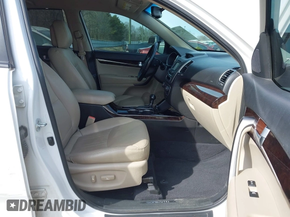 2015 Kia Sorento EX with VIN 5XYKU4A7XFG638114, listed as a IAAI auction lot 41429929 with 160,891 mi miles. Bid and sale history available at carsss.com. Image 5.
