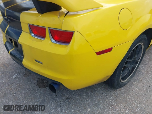 2011 Chevrolet Camaro 1LT with VIN 2G1FF1ED1B9155488, listed as a IAAI auction lot 42656018 with Not provided miles and . Bid and sale history available at DreamBid. Image 19.