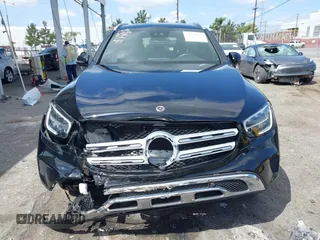 2022 Mercedes-Benz GLC with VIN W1N0G8DB2NV332272, listed as a IAAI auction lot 41950304 with 28,973 mi miles. Bid and sale history available at carsss.com. Image 6.