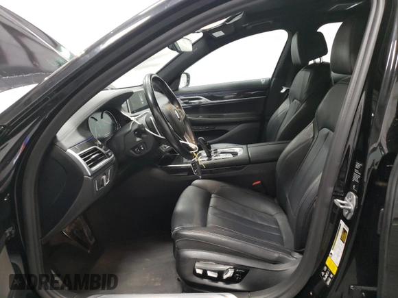 2019 BMW 7 Series 740i xDrive with VIN WBA7E4C50KGV28739, listed as a Copart auction lot 69882784 with 24,695 mi miles and Clean title. Bid and sale history available at DreamBid. Image 7.