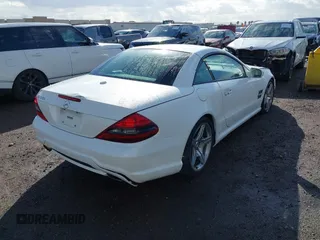 2011 Mercedes-Benz SL 550 z VIN WDBSK7BA8BF163043, wystawiony jako IAAI lot #41421075 z przebiegiem 36 875 mil mil oraz . Historia ofert i sprzedaży dostępna na DreamBid. Obrazek 4.