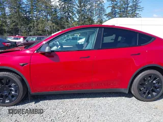 2022 Tesla Model Y Long Range with VIN 7SAYGDEE7NF549278, listed as a IAAI auction lot 42072801 with 39,374 mi miles and . Bid and sale history available at carsss.com. Image 15.