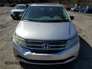 2011 Honda Odyssey EX-L with VIN 5FNRL5H69BB104978, listed as a Copart auction lot 52332375 with 221,526 mi miles and Non Repairable. Bid and sale history available at DreamBid. Image 5.