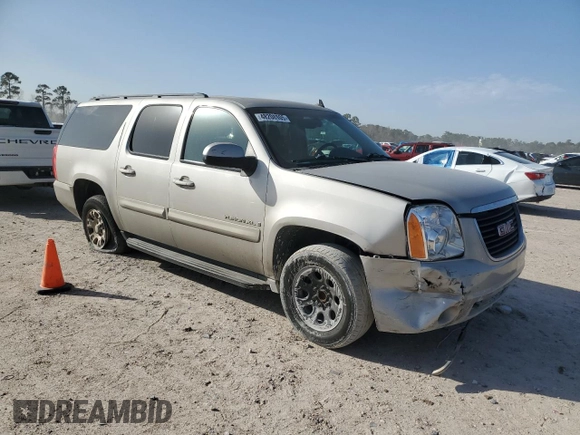 2008 GMC Yukon XL SLT 4SB with VIN 1GKFC16018R226137, listed as a Copart auction lot 48208105 with 221,270 mi miles and Clean Title. Bid and sale history available at carsss.com. Image 4.