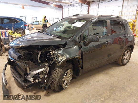 2022 Chevrolet Trax LT with VIN KL7CJPSM5NB561161, listed as a IAAI auction lot 41735792 with 12,136 mi miles. Bid and sale history available at carsss.com. Image 17.