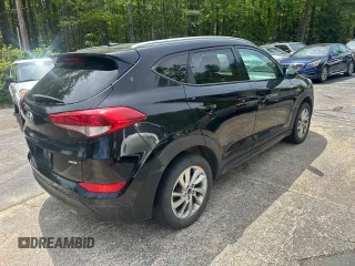 2016 Hyundai Tucson SE z VIN KM8J3CA43GU145854, wystawiony jako Copart lot #59172555 z przebiegiem 221 398 mil mil oraz Czysty tytuł • Clean title. Historia ofert i sprzedaży dostępna na DreamBid. Obrazek 4.