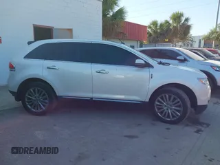 2012 Lincoln MKX with VIN 2LMDJ6JKXCBL09768, listed as a IAAI auction lot 42067444 with 174,319 mi miles. Bid and sale history available at carsss.com. Image 13.