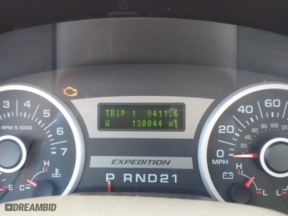 2005 Ford Expedition Eddie Bauer with VIN 1FMPU17505LA25797, listed as a IAAI auction lot 41860548 with 130,044 mi miles. Bid and sale history available at carsss.com. Image 7.