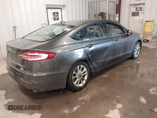 2019 Ford Fusion SE with VIN 3FA6P0HD1KR134313, listed as a IAAI auction lot 41024340 with 134,381 mi miles. Bid and sale history available at carsss.com. Image 4.