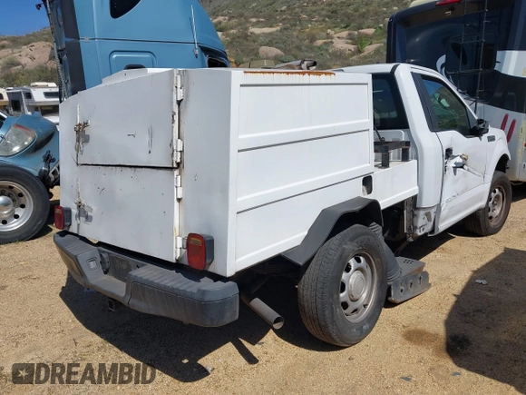 2017 Ford F-150 XL with VIN 1FTMF1C84HKE37930, listed as a IAAI auction lot 41817185 with 140,280 mi miles. Bid and sale history available at carsss.com. Image 4.