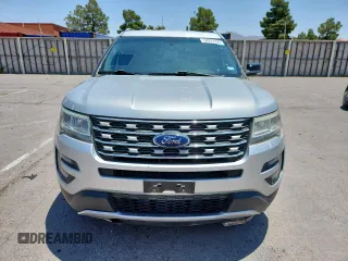2017 Ford Explorer XLT with VIN 1FM5K7D84HGD05878, listed as a Copart auction lot 58927695 with 117,559 mi miles and Salvage title. Bid and sale history available at DreamBid. Image 5.