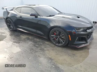 2018 Chevrolet Camaro ZL1 z VIN 1G1FK1R66J0136757, wystawiony jako Copart lot #71070224 z przebiegiem 7760 mil mil oraz Tytuł czysty. Historia ofert i sprzedaży dostępna na DreamBid. Obrazek 4.