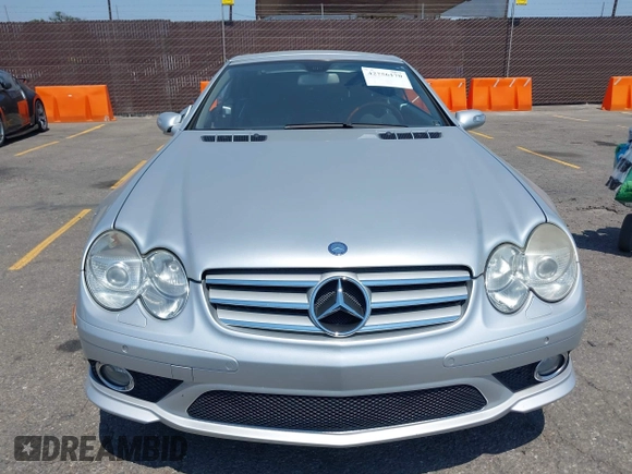2008 Mercedes-Benz SL 550 with VIN WDBSK71F08F139065, listed as a IAAI auction lot 42756170 with 139,732 mi miles and . Bid and sale history available at DreamBid. Image 12.