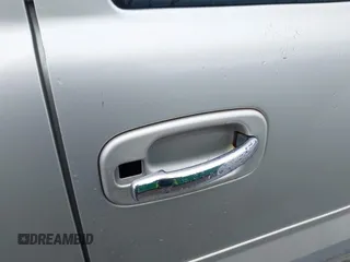 2005 Cadillac Escalade EXT z VIN 3GYEK62N85G128074, wystawiony jako IAAI lot #42322162 z przebiegiem 301 223 mil mil oraz . Historia ofert i sprzedaży dostępna na DreamBid. Obrazek 13.