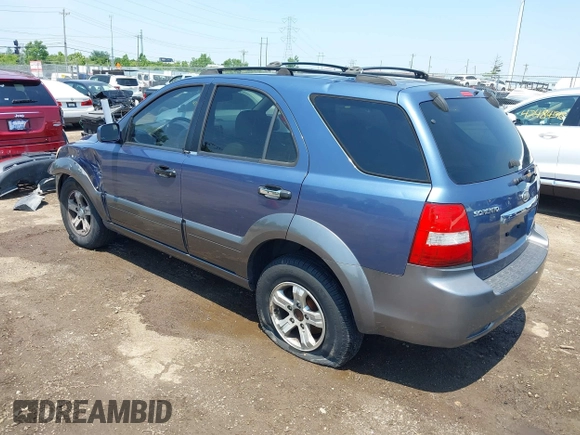 2007 Kia Sorento LX with VIN KNDJD736775665931, listed as a IAAI auction lot 42471301 with 119,870 mi miles and . Bid and sale history available at DreamBid. Image 3.