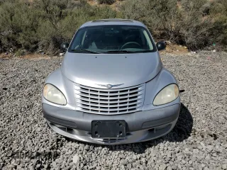 2002 Chrysler PT Cruiser Limited z VIN 3C8FY68B22T294517, wystawiony jako Copart lot #52257935 z przebiegiem 127 299 mil mil oraz Tytuł czysty. Historia ofert i sprzedaży dostępna na DreamBid. Obrazek 5.