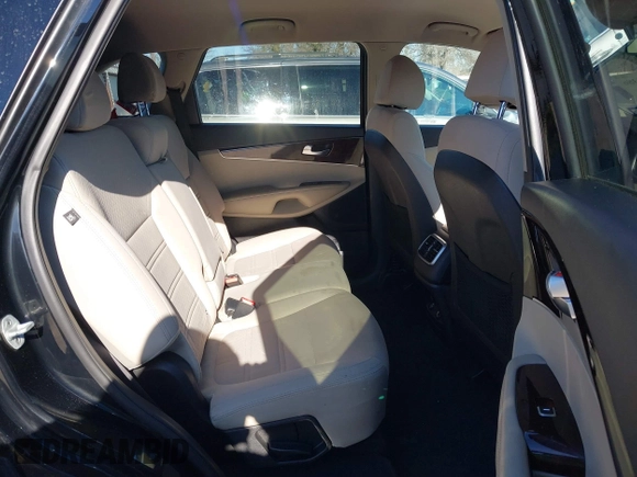 2018 Kia Sorento LX with VIN 5XYPG4A39JG342455, listed as a IAAI auction lot 41366386 with 131,033 mi miles. Bid and sale history available at carsss.com. Image 8.